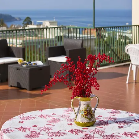 With Swimming Pool In Apartment Sorrent