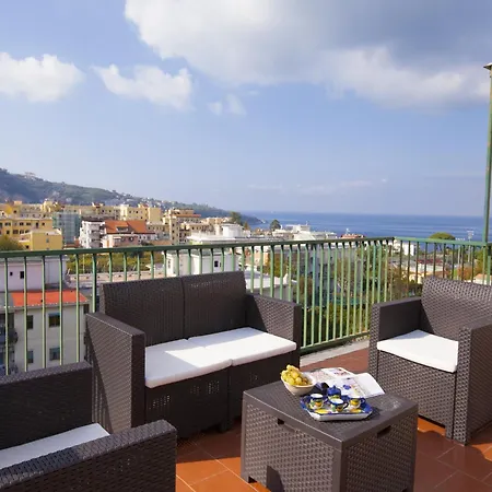 With Swimming Pool In Apartment Sorrento
