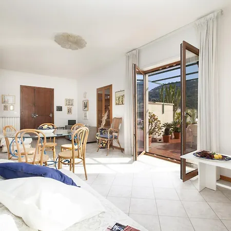 Apartment With Swimming Pool In Sorrento