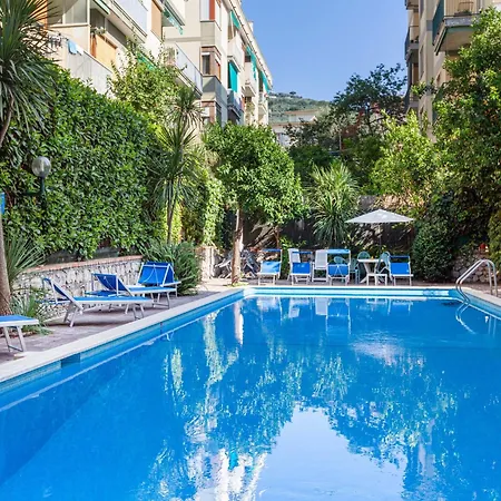 Lejlighed With Swimming Pool In Sorrento